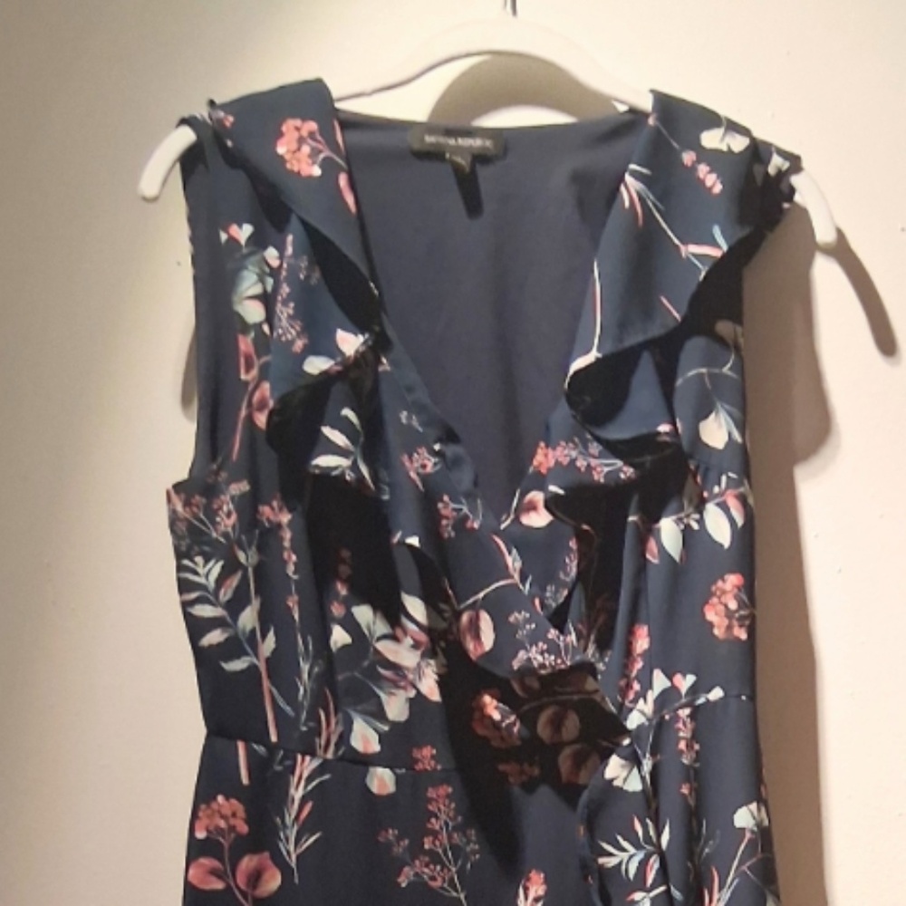 * Lovely Navy Blue Floral Dress *